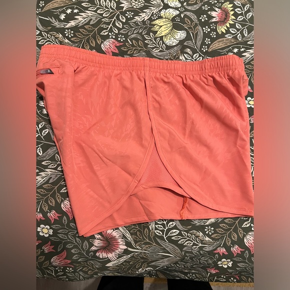 Nike Women's Tempo Brief-Lined Running Shorts (brand new, never worn) - Picture 4 of 5